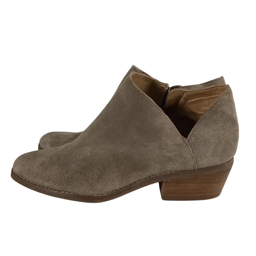 Lucky Brand Basel Taupe Suede Ankle Booties Split Side Zip Stacked Heel Size 7M